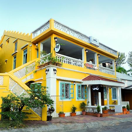 Moustache Daman Hostel Exterior photo